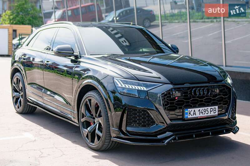 Внедорожник / Кроссовер Audi RS Q8 2023 в 