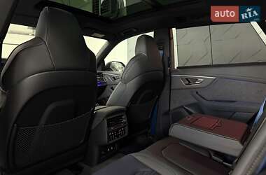 Позашляховик / Кросовер Audi RS Q8 2025 в 