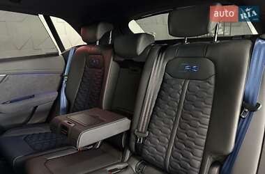 Позашляховик / Кросовер Audi RS Q8 2025 в 