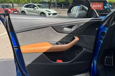 Позашляховик / Кросовер Audi RS Q8 2020 в 
