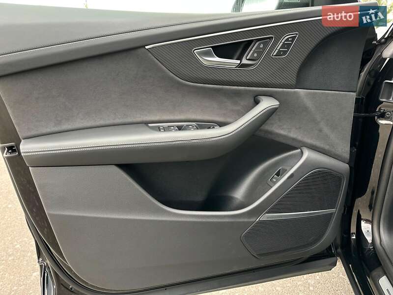 Позашляховик / Кросовер Audi RS Q8 2023 в Києві