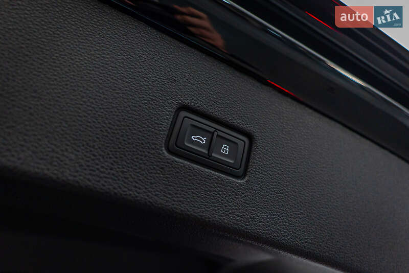 Внедорожник / Кроссовер Audi RS Q8 2023 в Киеве фото 33 Внедорожник / Кроссовер Audi RS Q8 2023 в Киеве