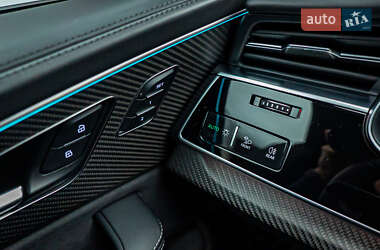 Внедорожник / Кроссовер Audi RS Q8 2023 в 