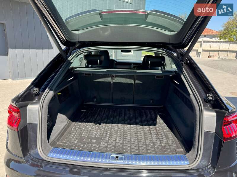 Внедорожник / Кроссовер Audi RS Q8 2020 в Кременчуге