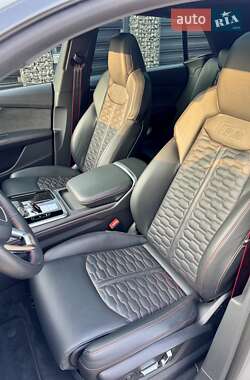 Внедорожник / Кроссовер Audi RS Q8 2022 в 