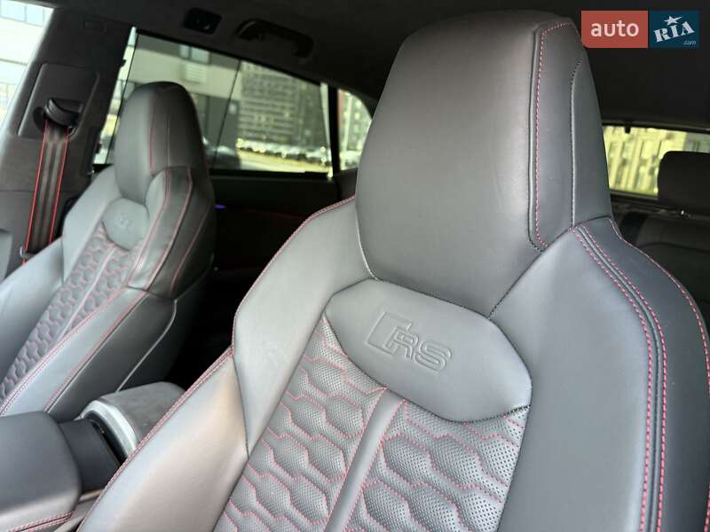 Внедорожник / Кроссовер Audi RS Q8 2024 в Киеве