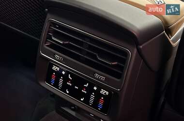 Внедорожник / Кроссовер Audi RS Q8 2025 в 