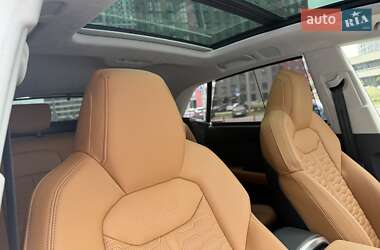 Внедорожник / Кроссовер Audi RS Q8 2023 в 