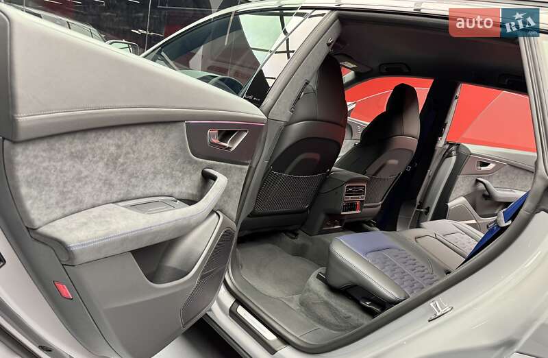 Внедорожник / Кроссовер Audi RS Q8 2025 в Киеве