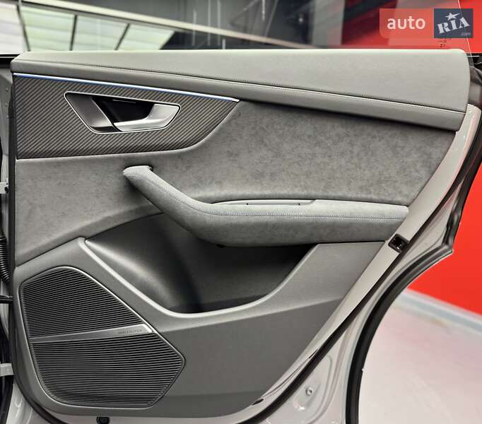 Внедорожник / Кроссовер Audi RS Q8 2025 в Киеве