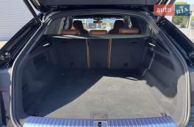 Внедорожник / Кроссовер Audi RS Q8 2025 в 