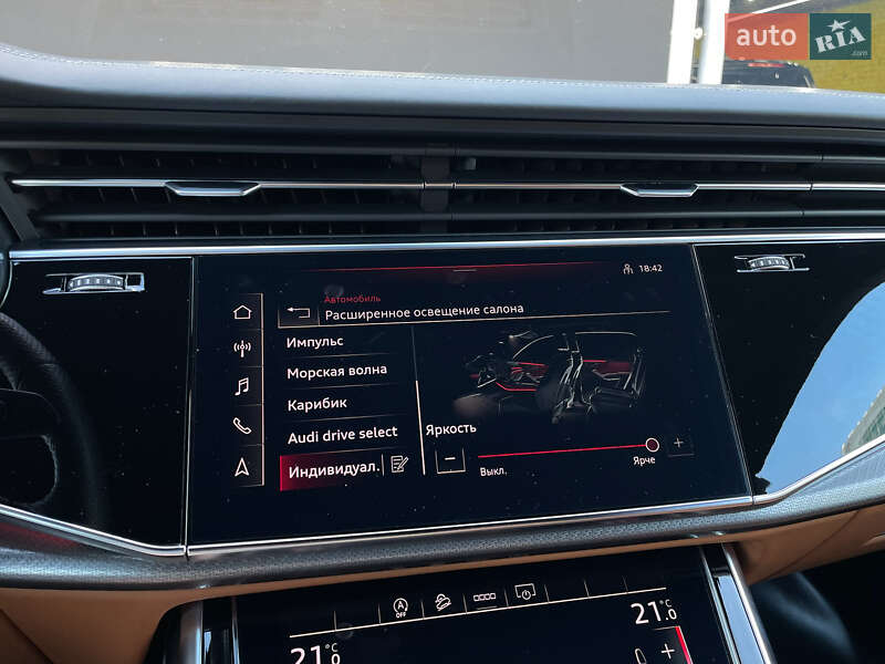 Внедорожник / Кроссовер Audi RS Q8 2020 в Киеве