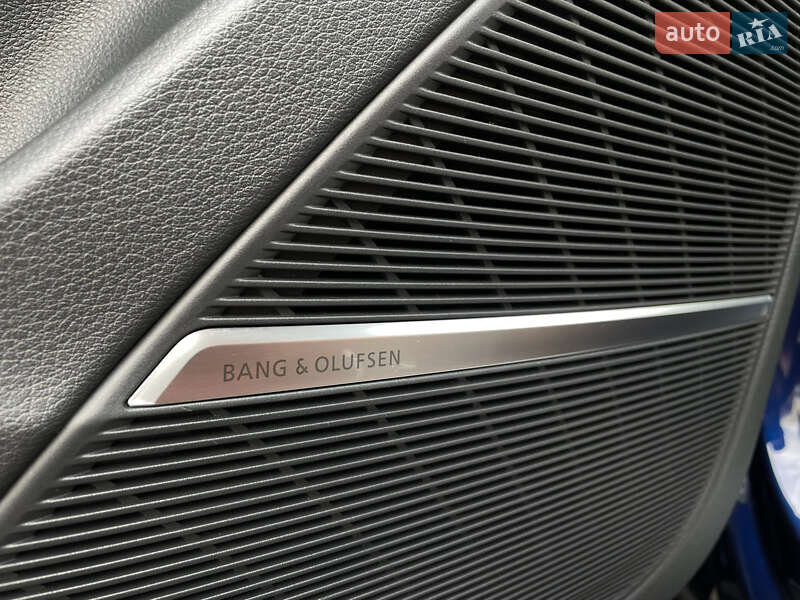 Внедорожник / Кроссовер Audi RS Q8 2020 в Киеве