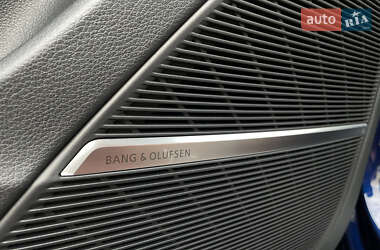 Внедорожник / Кроссовер Audi RS Q8 2020 в 