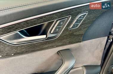 Внедорожник / Кроссовер Audi RS Q8 2021 в 