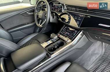 Внедорожник / Кроссовер Audi RS Q8 2021 в 