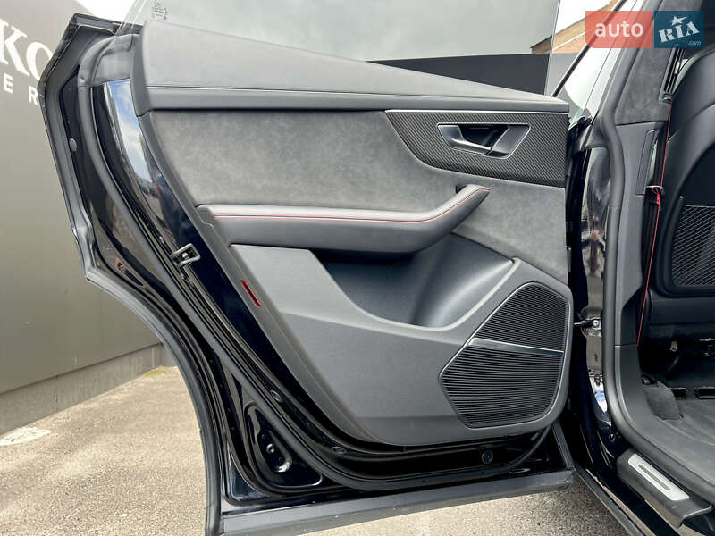 Внедорожник / Кроссовер Audi RS Q8 2021 в Львове