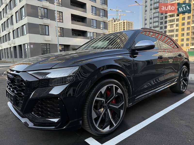 Внедорожник / Кроссовер Audi RS Q8 2023 в 