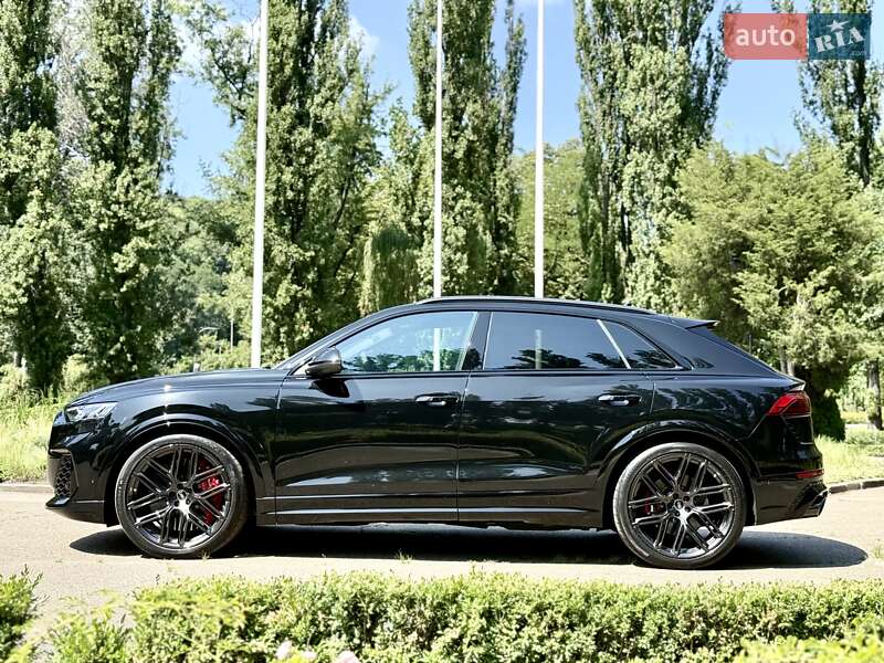 Внедорожник / Кроссовер Audi RS Q8 2025 в Киеве