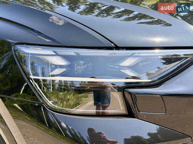 Внедорожник / Кроссовер Audi RS Q8 2025 в Киеве