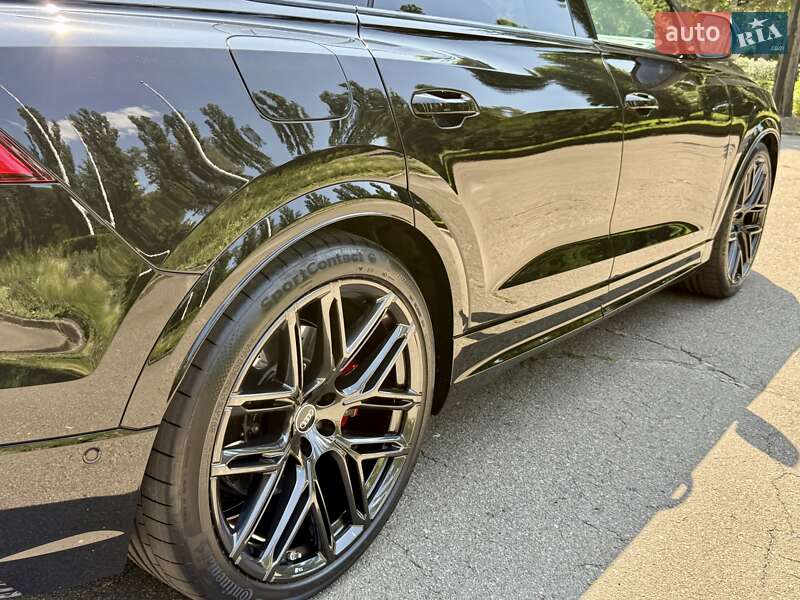Внедорожник / Кроссовер Audi RS Q8 2025 в Киеве