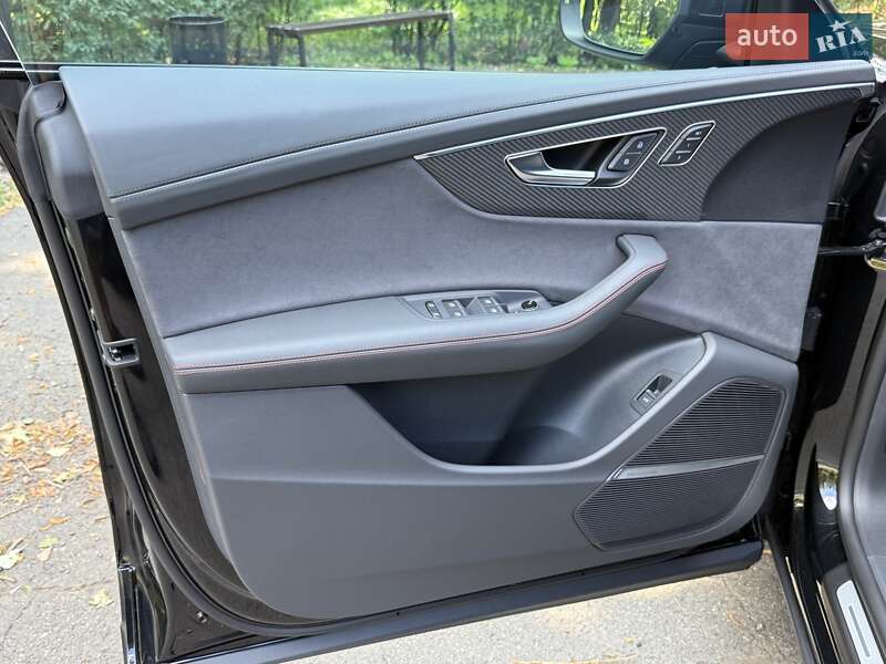 Внедорожник / Кроссовер Audi RS Q8 2025 в Киеве