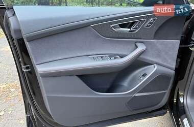 Позашляховик / Кросовер Audi RS Q8 2025 в 