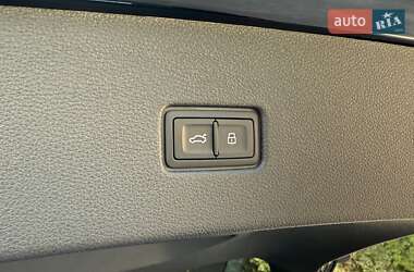 Позашляховик / Кросовер Audi RS Q8 2025 в 