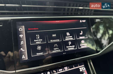 Внедорожник / Кроссовер Audi RS Q8 2021 в 