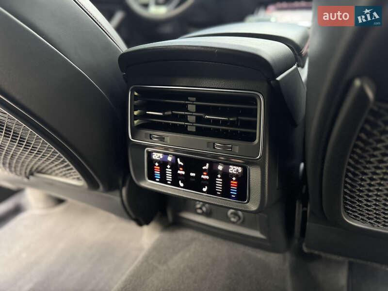 Внедорожник / Кроссовер Audi RS Q8 2021 в Киеве