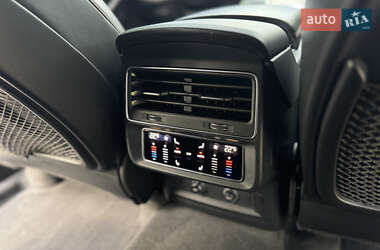 Внедорожник / Кроссовер Audi RS Q8 2021 в 