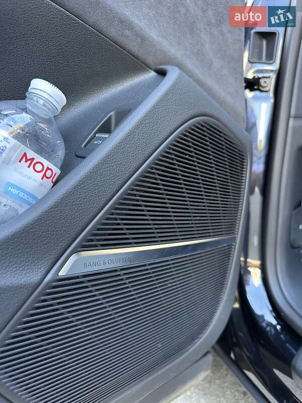 Внедорожник / Кроссовер Audi RS Q8 2021 в Киеве фото 19 Внедорожник / Кроссовер Audi RS Q8 2021 в Киеве