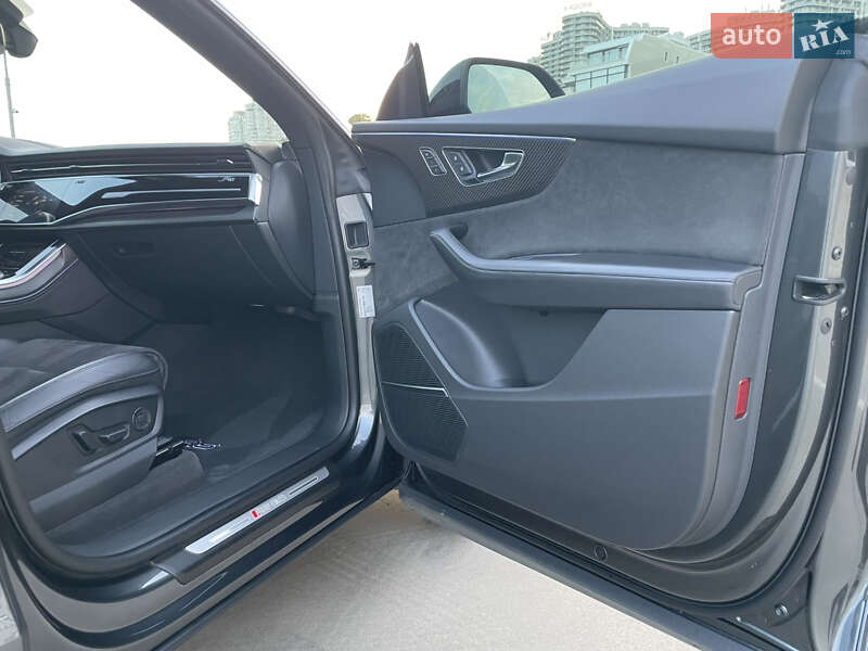 Позашляховик / Кросовер Audi RS Q8 2020 в Одесі