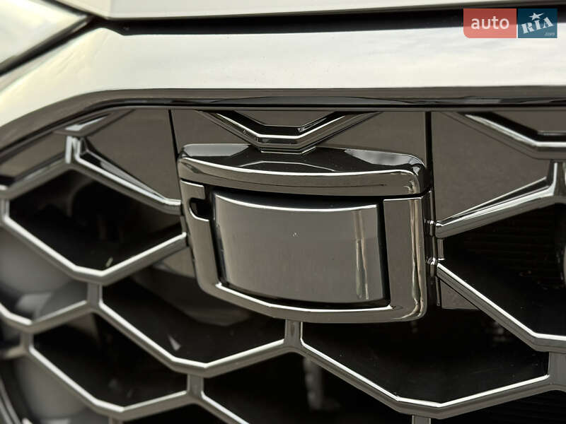 Внедорожник / Кроссовер Audi RS Q8 2024 в Киеве