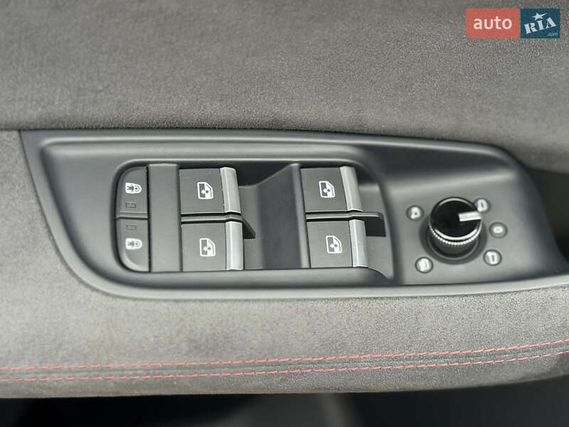 Внедорожник / Кроссовер Audi RS Q8 2024 в Киеве