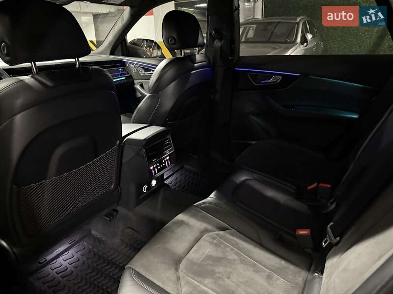 Позашляховик / Кросовер Audi RS Q8 2020 в Києві
