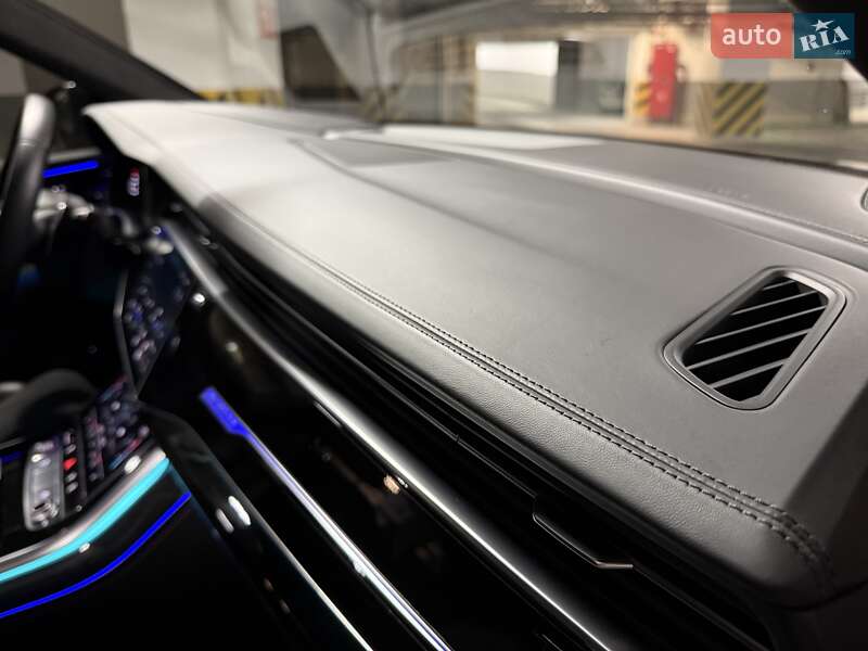 Позашляховик / Кросовер Audi RS Q8 2020 в Києві
