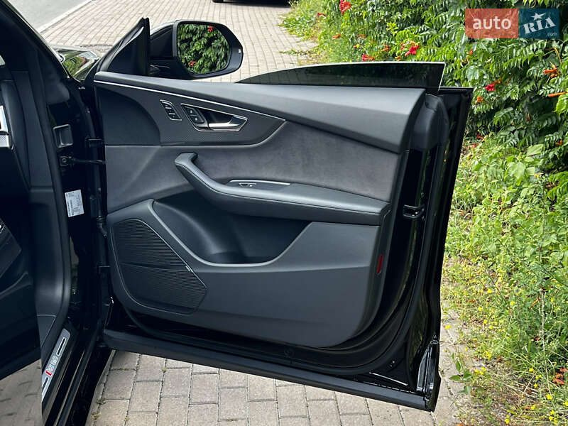 Внедорожник / Кроссовер Audi RS Q8 2023 в Киеве