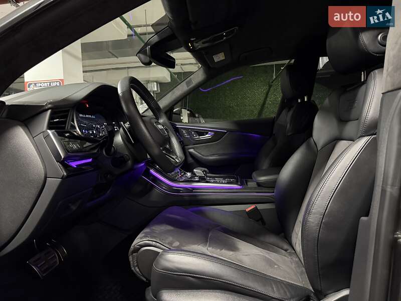 Позашляховик / Кросовер Audi RS Q8 2020 в Києві
