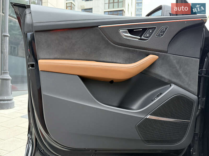 Позашляховик / Кросовер Audi RS Q8 2020 в Києві