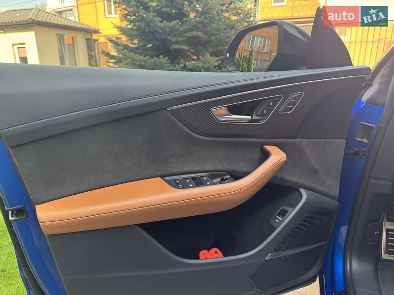 Внедорожник / Кроссовер Audi RS Q8 2020 в Киеве