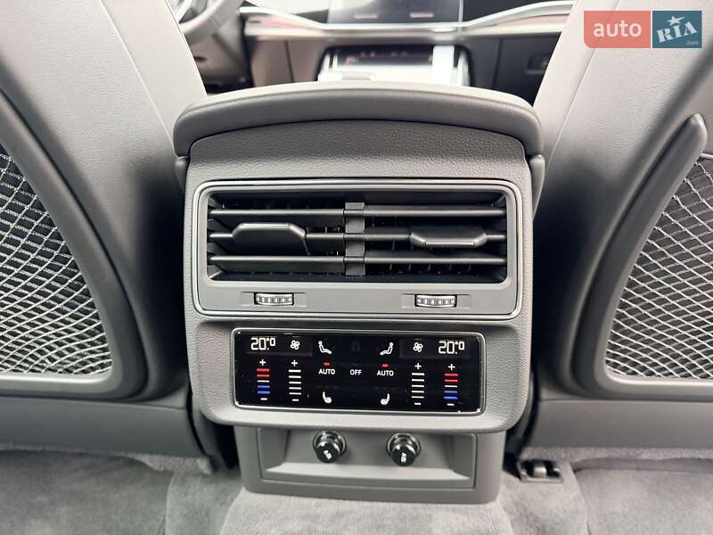 Внедорожник / Кроссовер Audi RS Q8 2025 в Киеве фото 21 Внедорожник / Кроссовер Audi RS Q8 2025 в Киеве