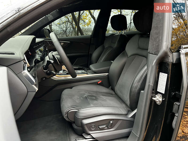 Внедорожник / Кроссовер Audi RS Q8 2023 в Киеве фото 10 Внедорожник / Кроссовер Audi RS Q8 2023 в Киеве