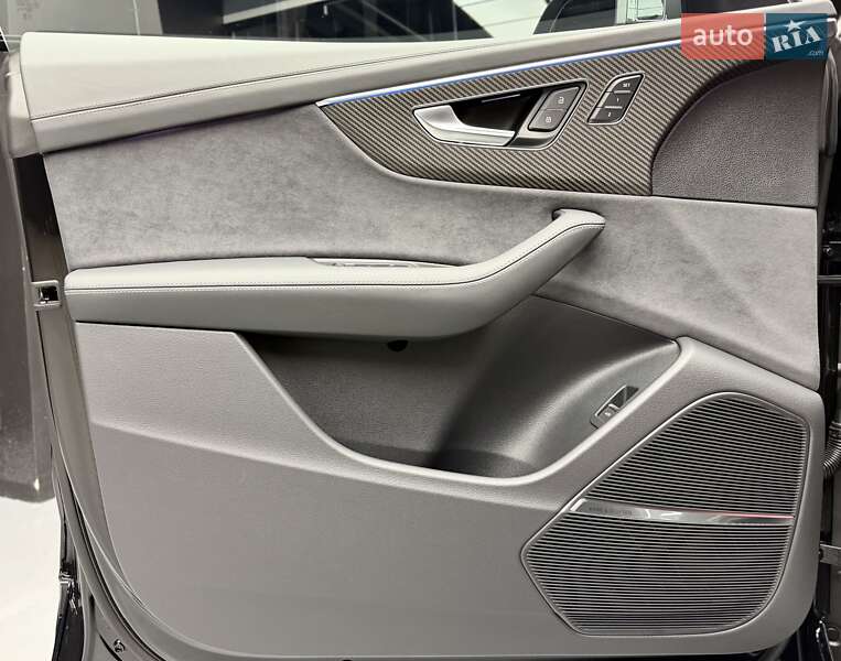 Внедорожник / Кроссовер Audi RS Q8 2025 в Киеве фото 25 Внедорожник / Кроссовер Audi RS Q8 2025 в Киеве