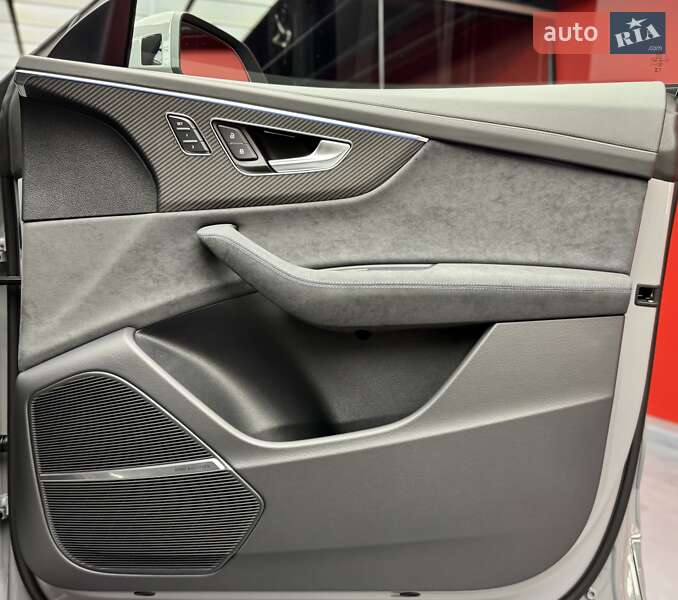 Позашляховик / Кросовер Audi RS Q8 2025 в Києві