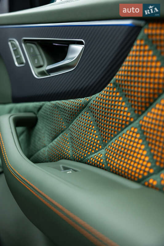 Позашляховик / Кросовер Audi RS Q8 2025 в Дніпрі фото 27 Позашляховик / Кросовер Audi RS Q8 2025 в Дніпрі