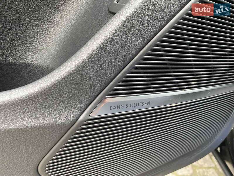 Внедорожник / Кроссовер Audi RS Q8 2025 в Днепре фото 18 Внедорожник / Кроссовер Audi RS Q8 2025 в Днепре