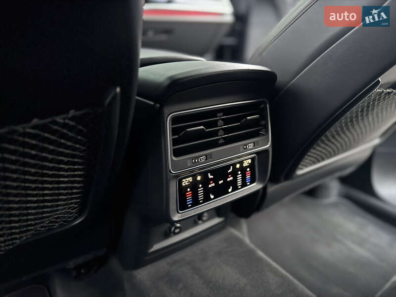 Внедорожник / Кроссовер Audi RS Q8 2021 в Киеве фото 29 Внедорожник / Кроссовер Audi RS Q8 2021 в Киеве
