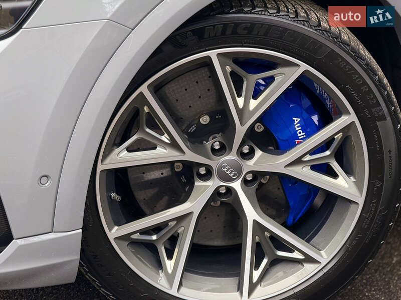 Внедорожник / Кроссовер Audi RS Q8 2021 в Харькове