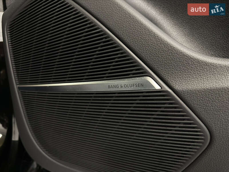 Внедорожник / Кроссовер Audi RS Q8 2023 в Киеве